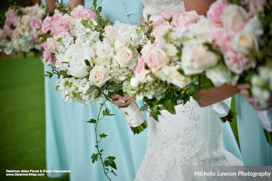 A Charming and Elegant Wedding With Pretty Florals